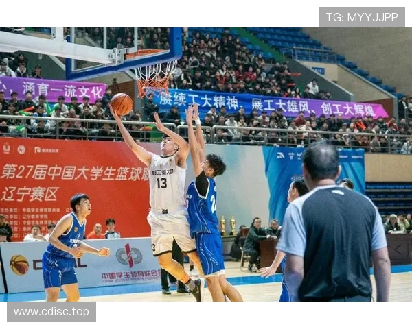 探讨大学篮球与体育航空文化在Chinese语境中的融合特色性